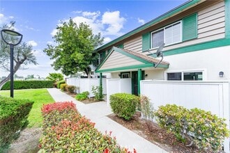 Building Photo - 8242 Henderson Green