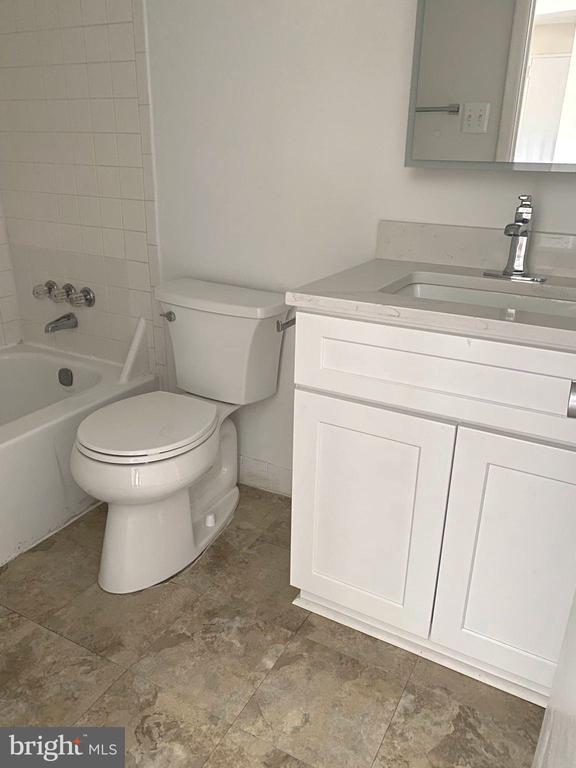 Building Photo - 15702 Dorset Rd