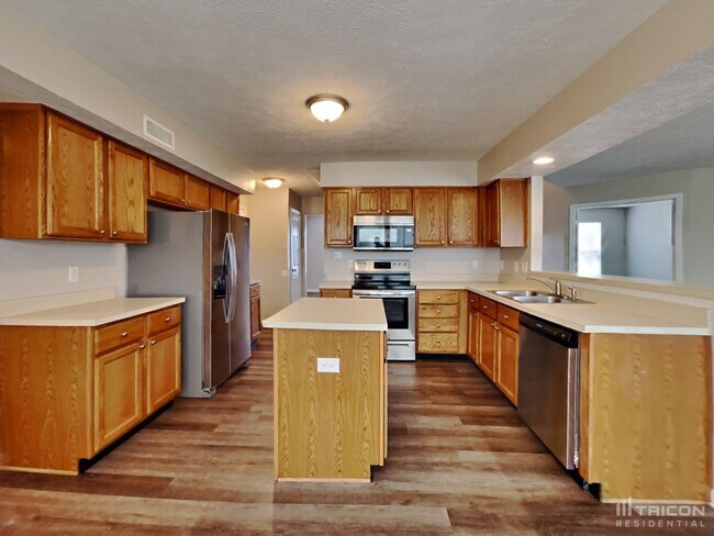 Building Photo - 1607 Blankenship Dr
