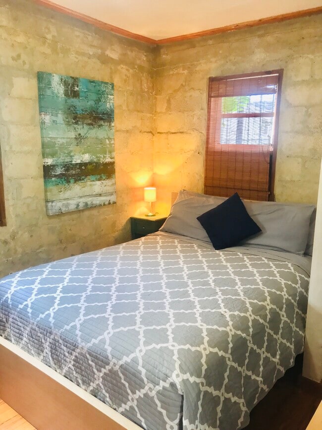 Building Photo - 536 NW 47th St