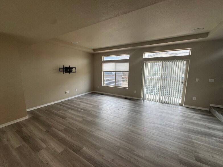 Building Photo - 6153 Callan Dr