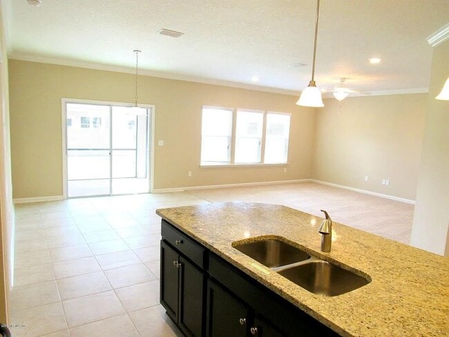 Building Photo - 10129 Bedford Lakes Ct