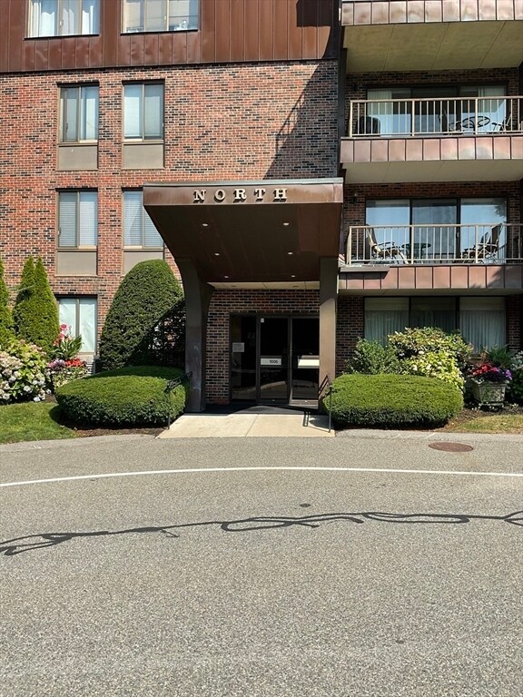 Primary Photo - 1006 Paradise Rd