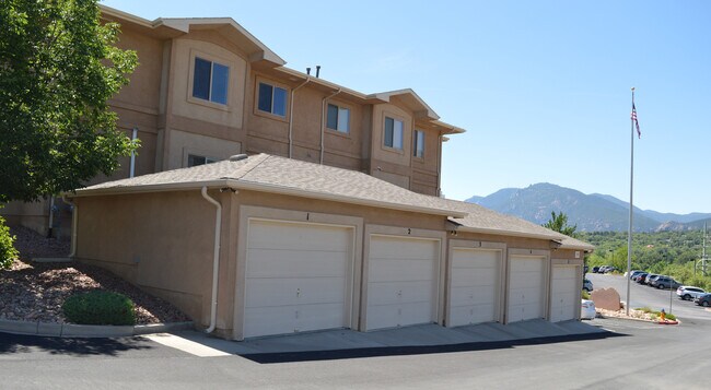 Building Photo - 1695 Little Bear Creek Point