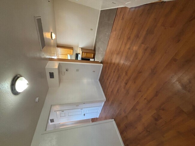 Building Photo - 809 N 9th Ave