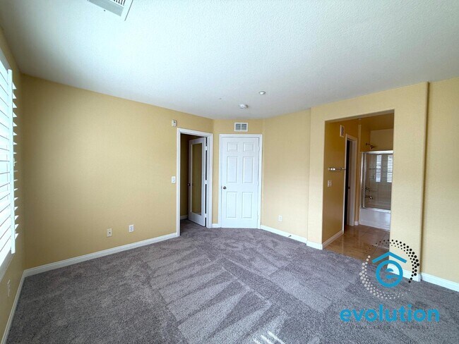 Building Photo - 810 Harbor Cliff Way