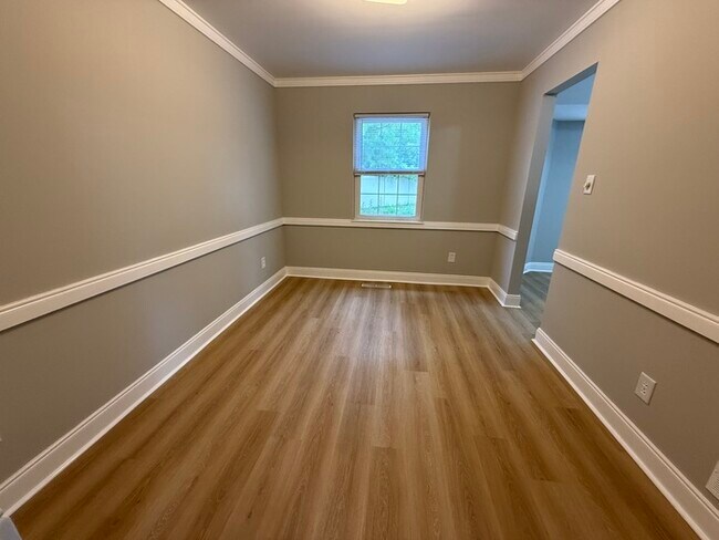 Building Photo - Beautiful 4 beds 2.5 baths in Columbus!