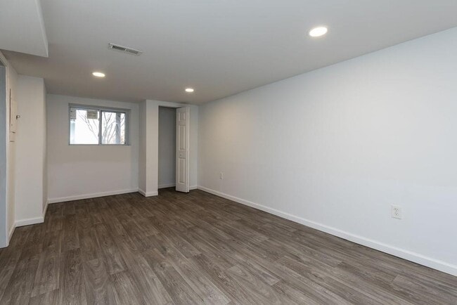 Building Photo - 4843 McPherson Dr NE