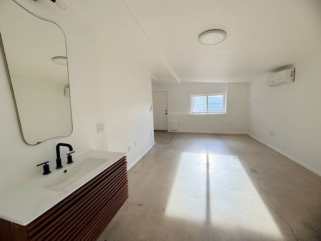 Building Photo - Modern 3-Bedroom Desert Bungalow with Stunning Views – Unfurnished - Price reflects MOVE IN SPECI...