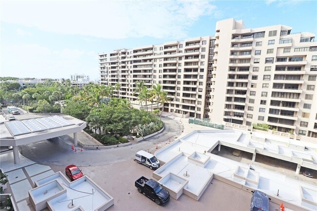 Primary Photo - 201 Crandon Blvd
