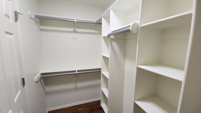 Building Photo - 2002 S Frankfort Ave