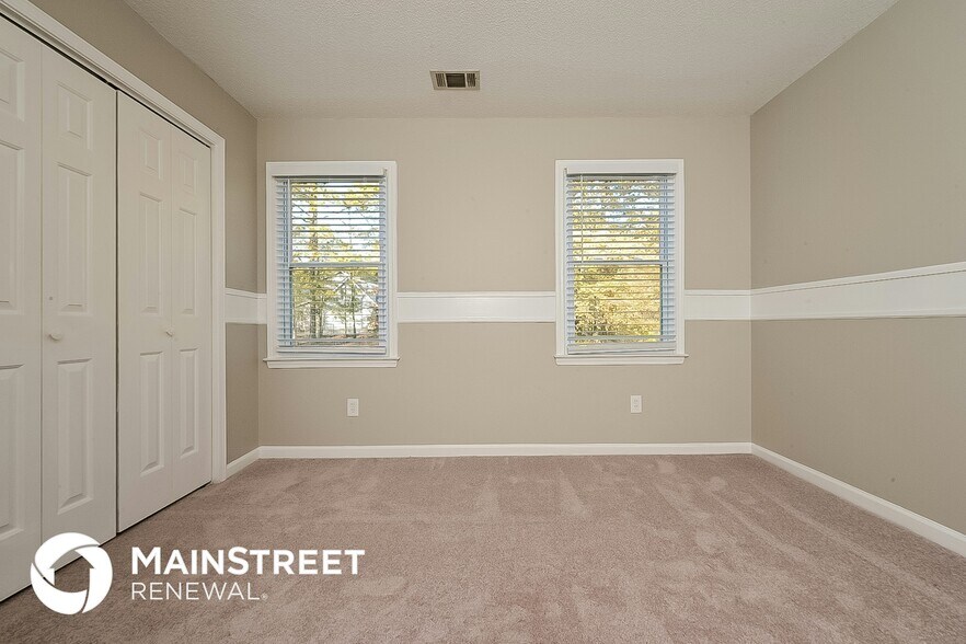 Building Photo - 310 Lakefront Dr