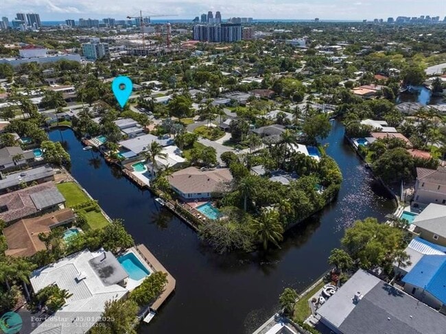 Building Photo - 1771 NE 35th St