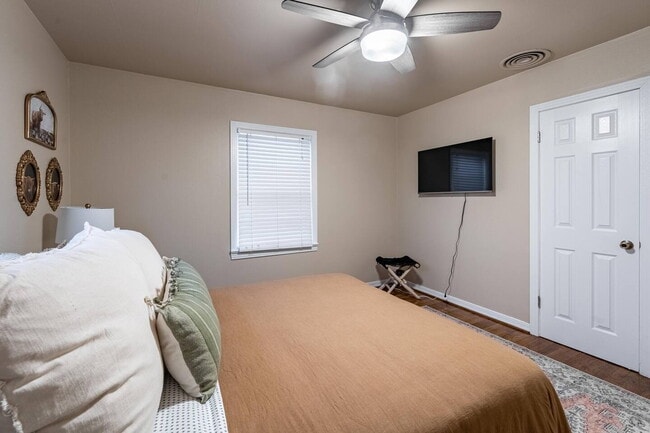 Building Photo - Move In Special of half off the first mont...
