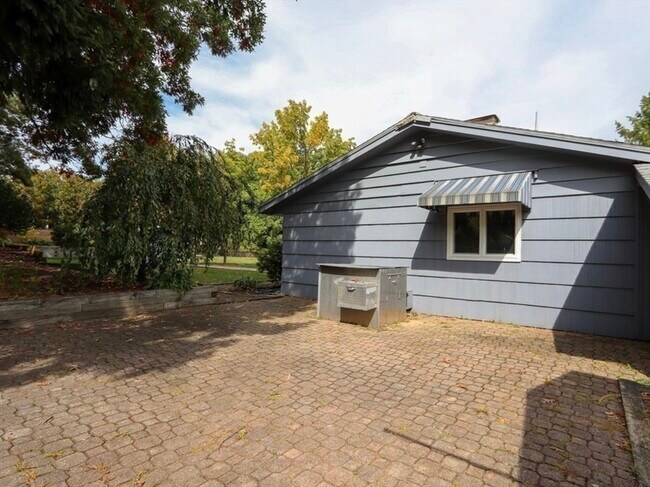 Building Photo - 83 Joseph Rd