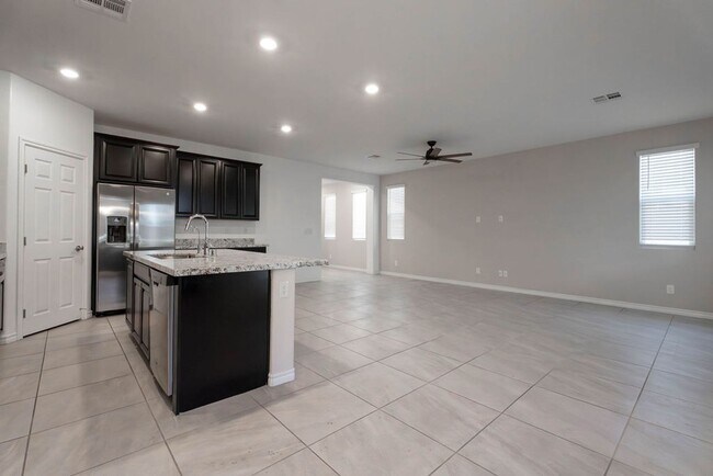 Building Photo - 7126 Calvert Cliffs St