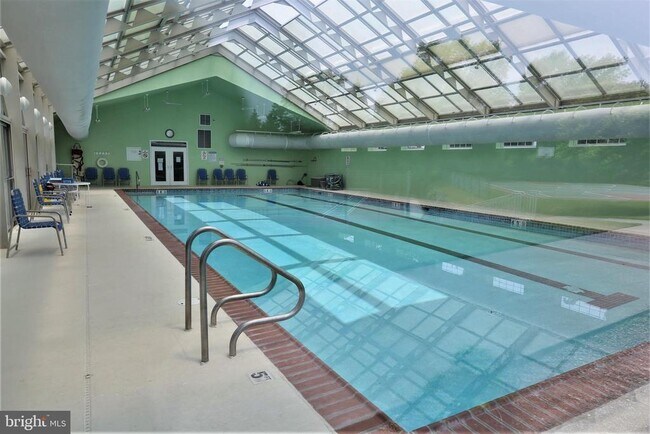 Building Photo - 102 Wellington Park Dr