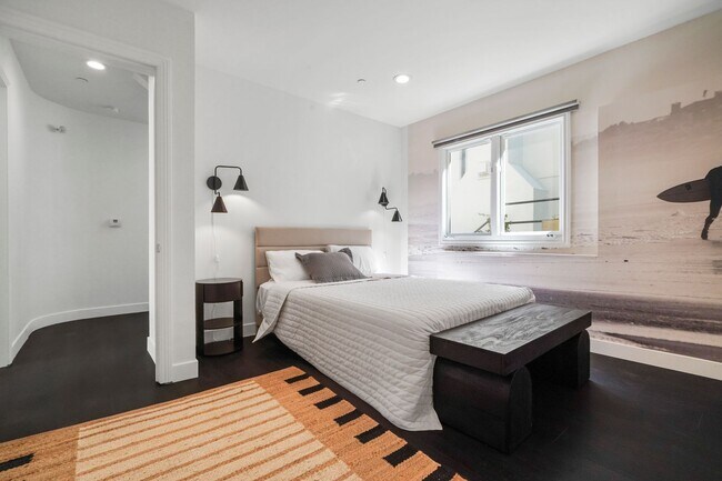 Building Photo - 9842 Portola Dr