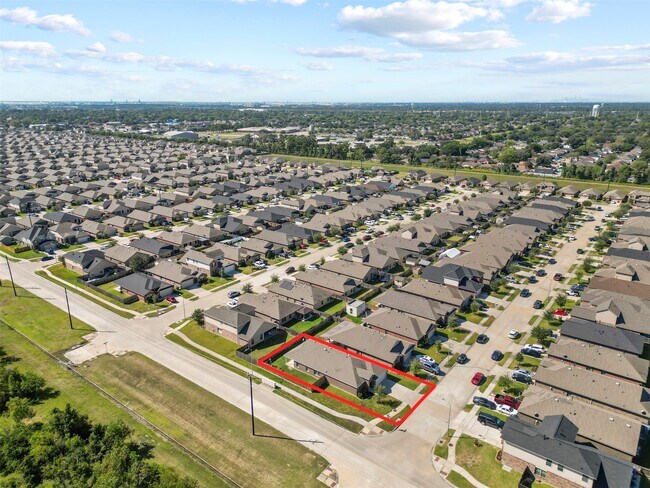 Building Photo - 15470 Rancho Joya Wy