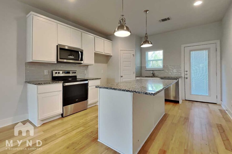 Building Photo - 423 Channing Ave