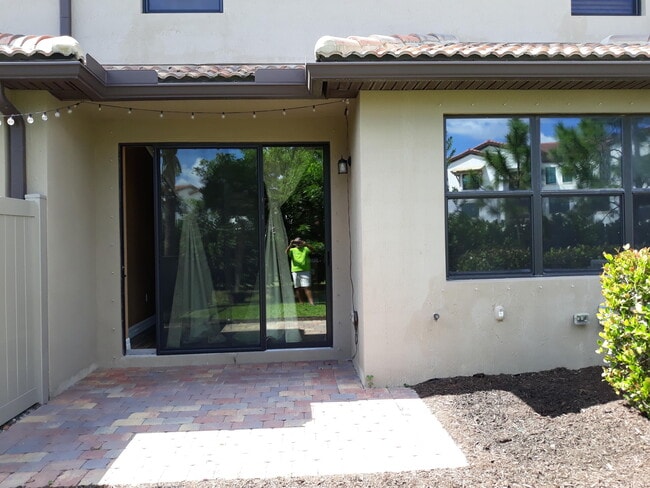 Building Photo - 4582 San Fratello Cir