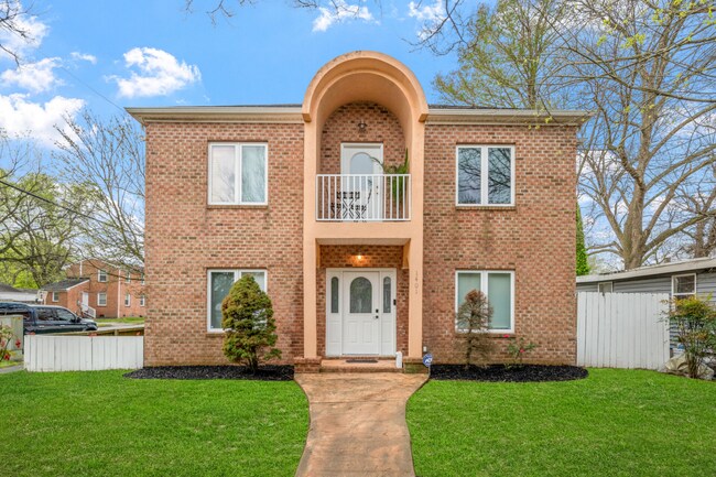 Primary Photo - 1401 W 40th St