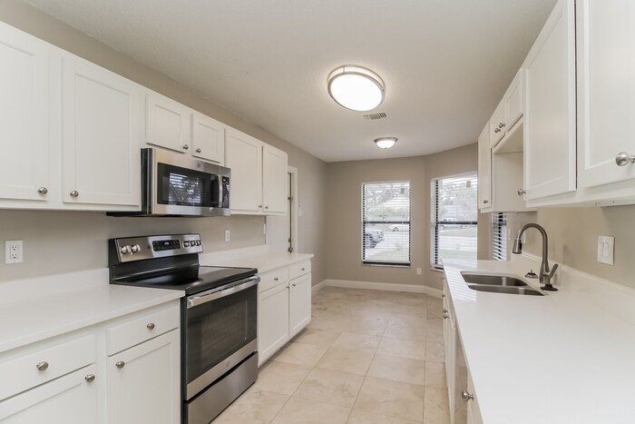 Building Photo - 468 Holbrook Cir