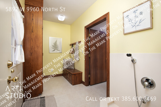 Building Photo - $1,000 Off 1st Month's Rent - Highland