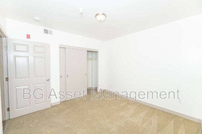 Building Photo - 1459 MacArthur Blvd