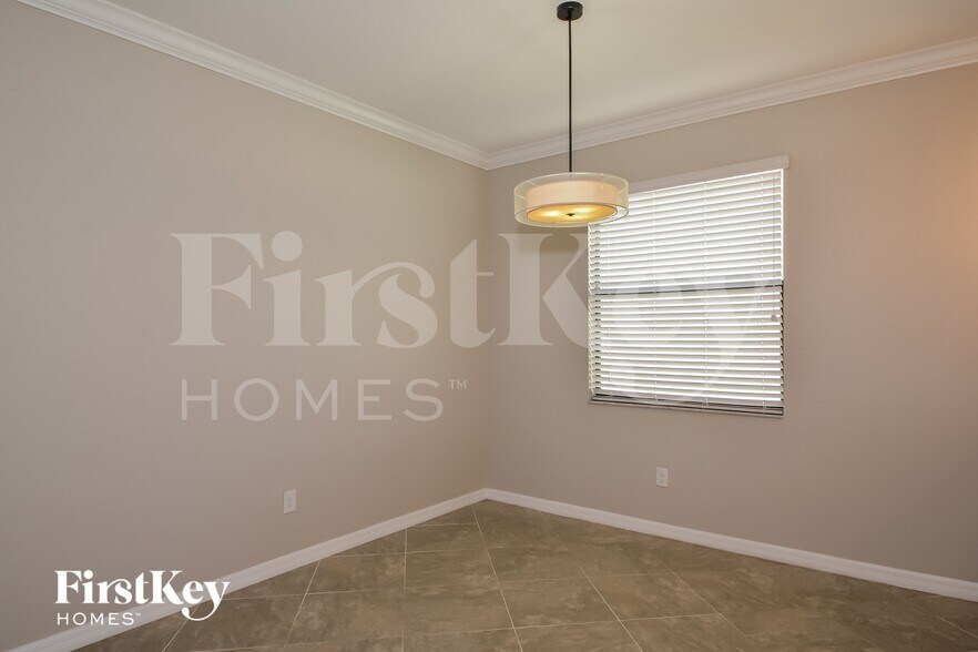 Building Photo - 11327 Sweetgrass Dr