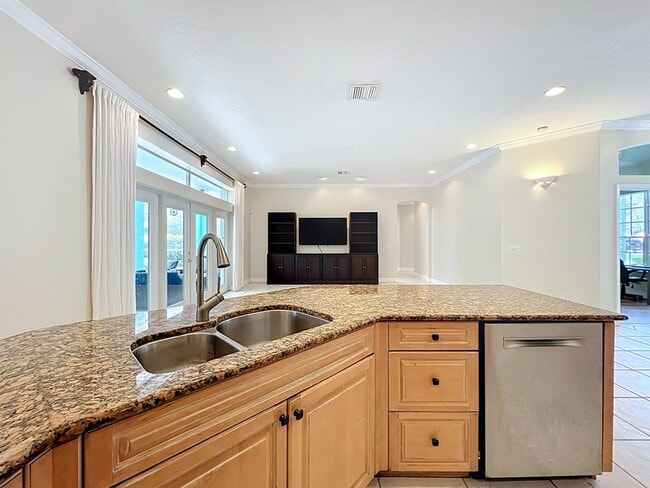 Building Photo - 4361 Davidia Dr