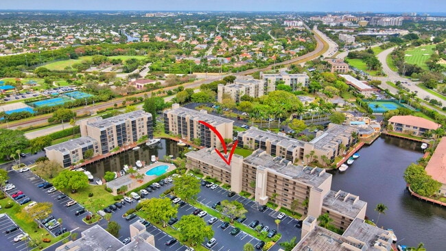 Building Photo - 6 Royal Palm Way