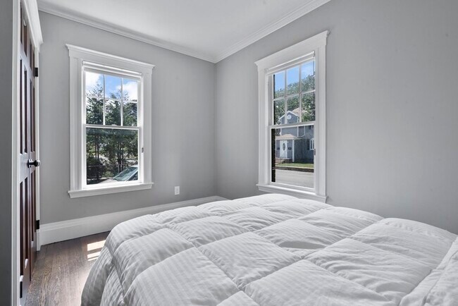 Building Photo - 81 Butler St