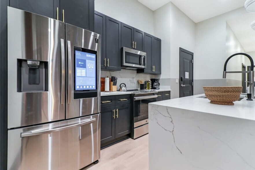 Building Photo - 1148 S Peters St