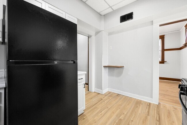 Building Photo - MOVE-IN SPECIAL - NEW LISTING! 4 BEDROOM HOME