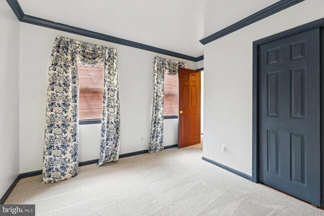 Building Photo - 14422 Coachway Dr