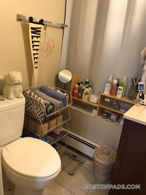 Building Photo - 28 Fleet St