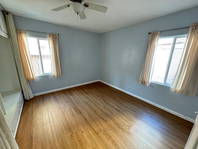 Building Photo - 9217 Alcott St