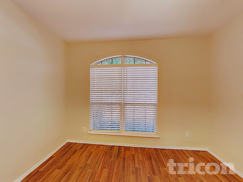 Building Photo - 9715 Haleys Comet Cir