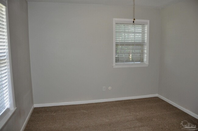 Building Photo - 1611 E Brainerd St
