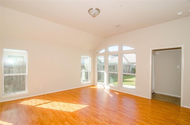 Building Photo - 30 Signal Hill Dr