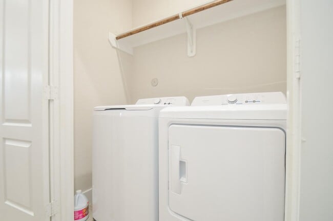 Building Photo - 4511 Reed Rd