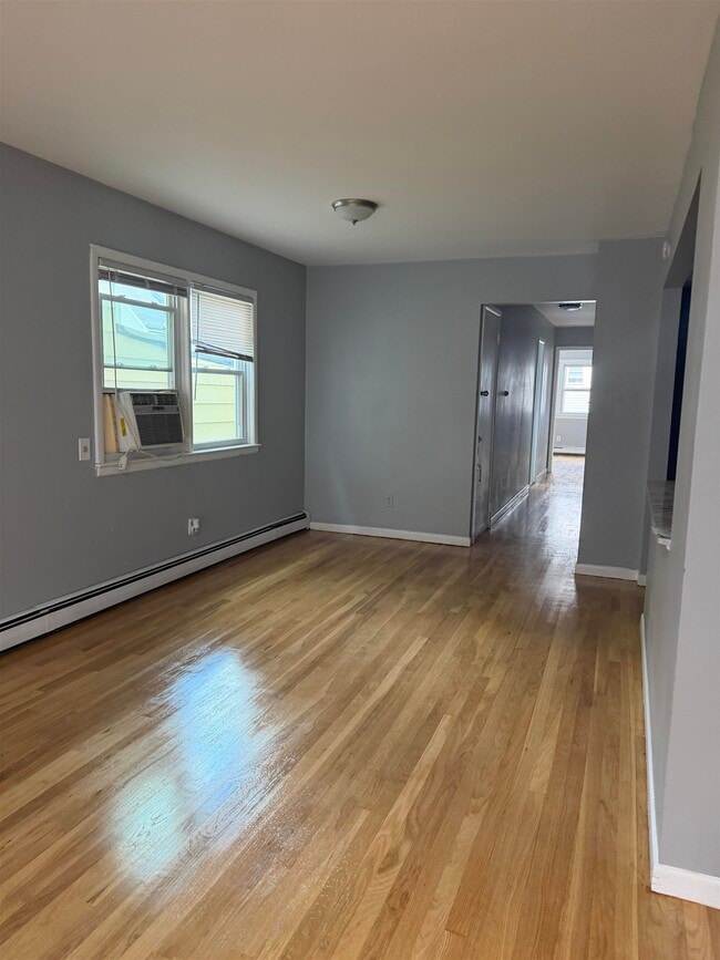 Building Photo - 78 W 54th St