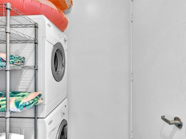 Building Photo - 3301 NE 1st Ave