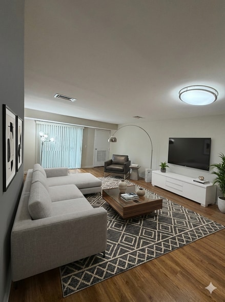 Building Photo - Carriage House