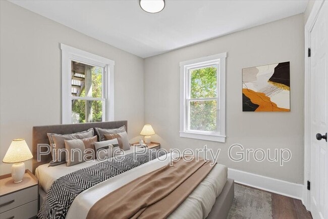 Building Photo - 920 Premont Ave