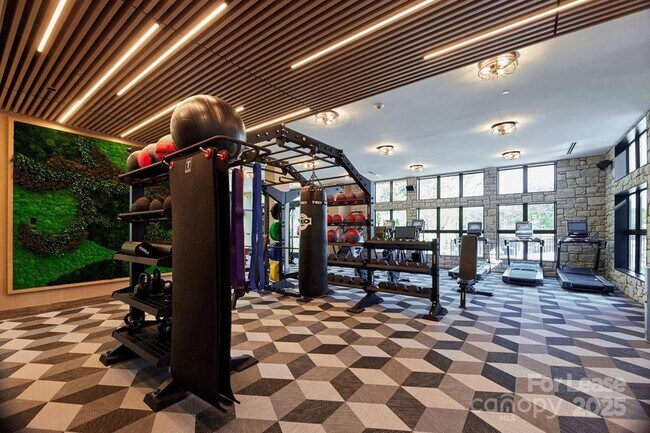 Building Photo - 9132 Senator Royall Dr