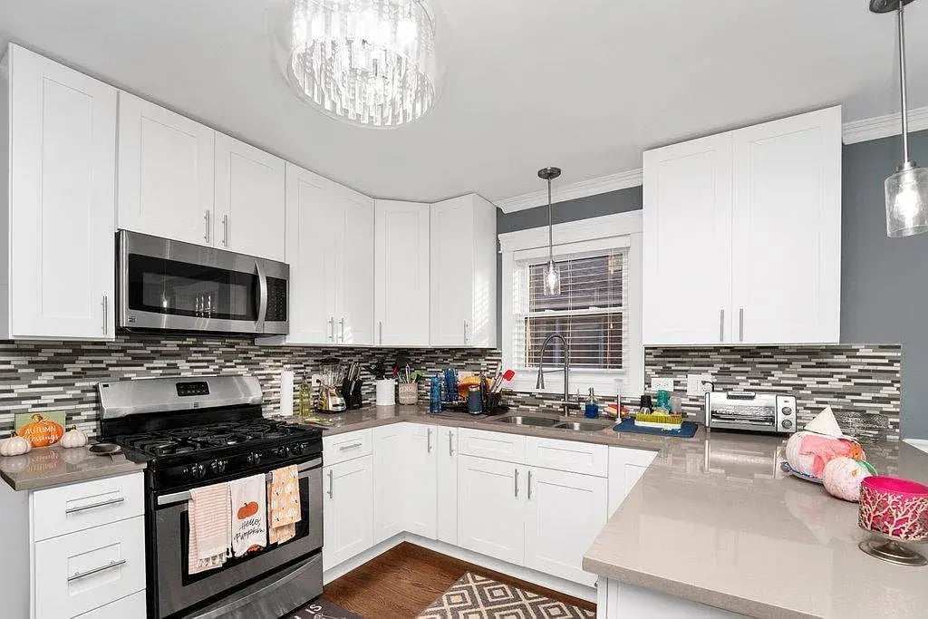 Building Photo - 8630 S Komensky Ave