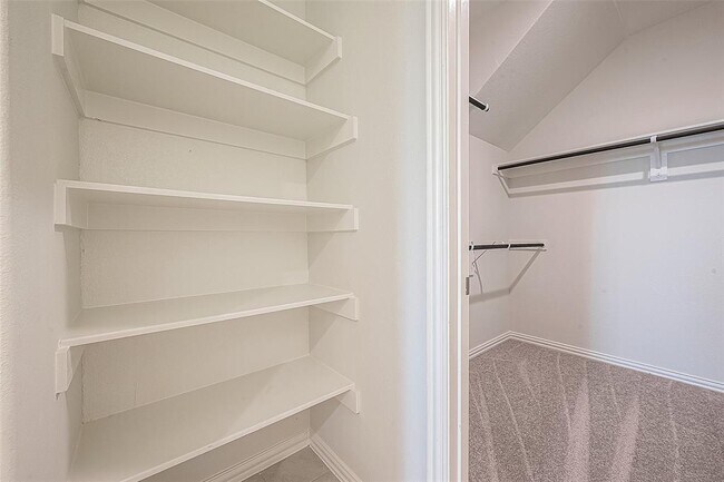 Building Photo - 27838 Western Crk Ct