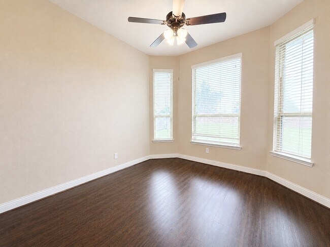 Building Photo - 7742 Candlelight Park Ln
